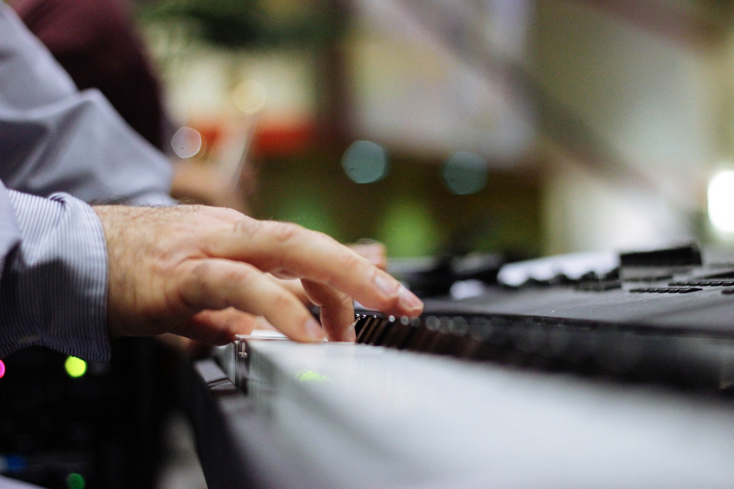 How I Use Backing Tracks In MainStage Using 